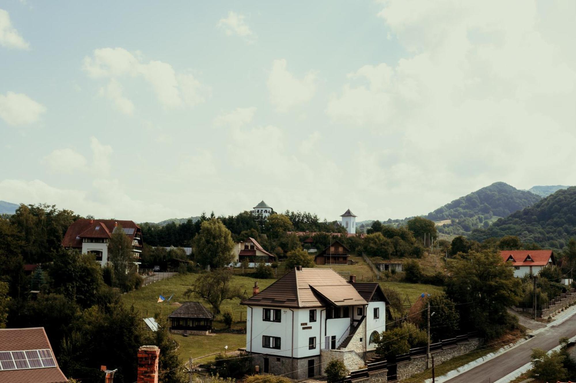 Turnul Maresalului Hotel Corbeni Bagian luar foto